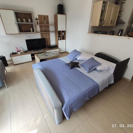Apartman Antonela With Free Garage Parking Apartment Сплит Екстериор снимка