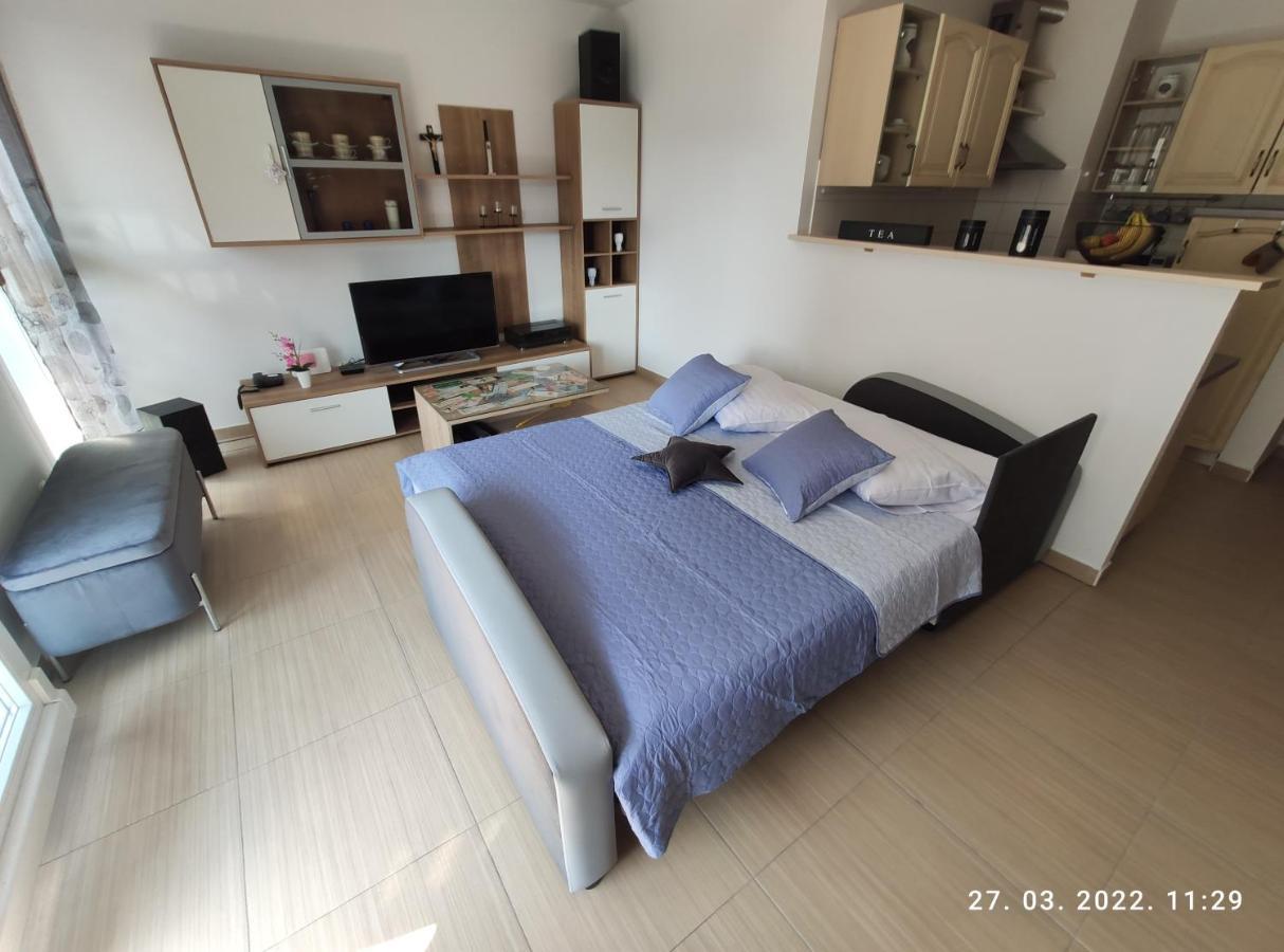 Apartman Antonela With Free Garage Parking Apartment Сплит Екстериор снимка
