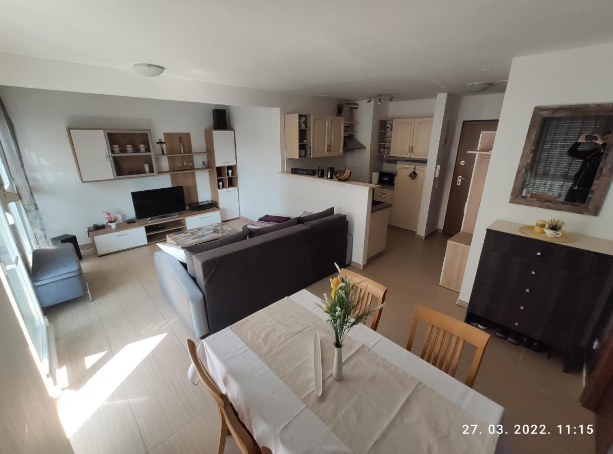 Apartman Antonela With Free Garage Parking Apartment Сплит Екстериор снимка