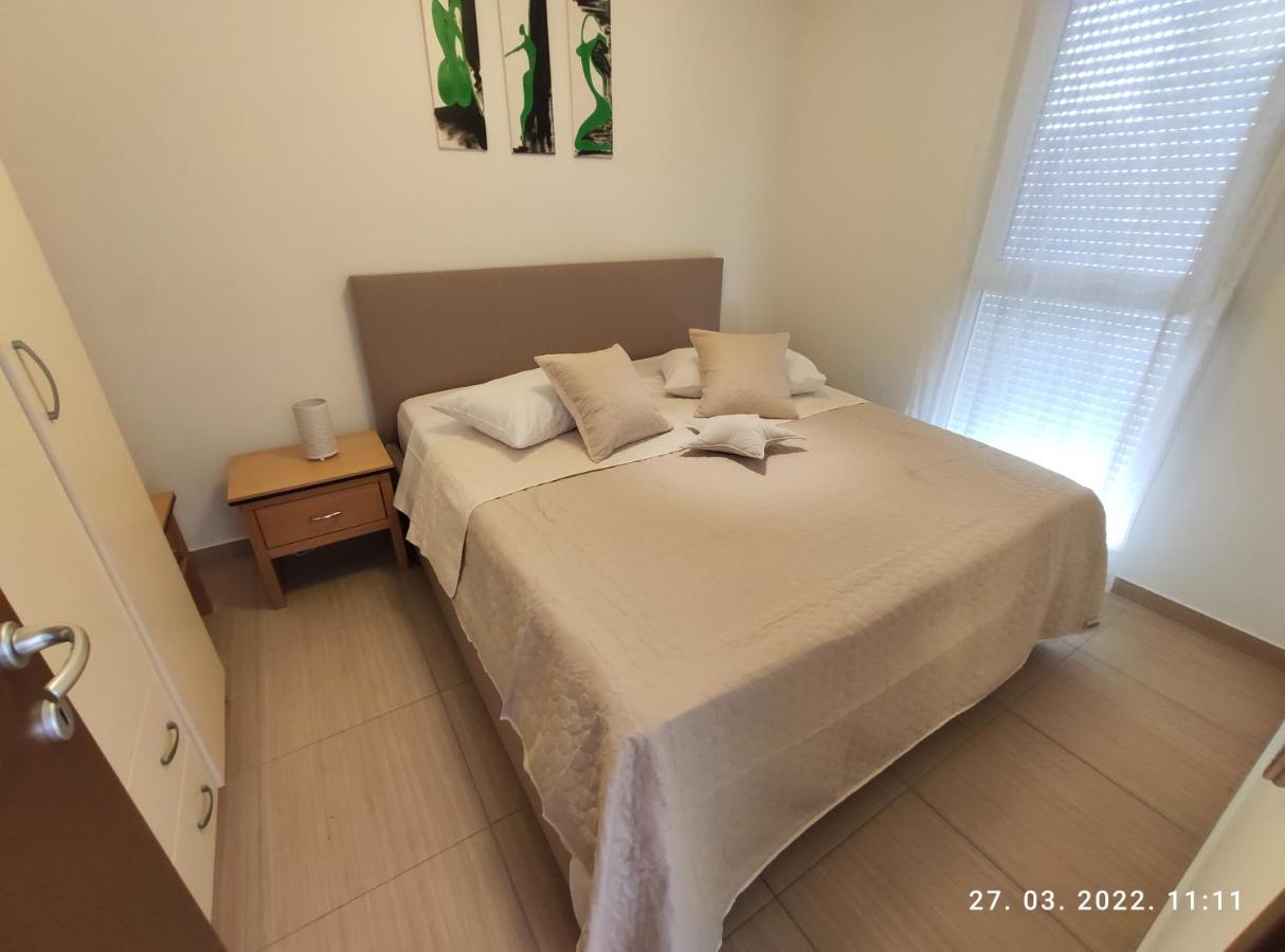 Apartman Antonela With Free Garage Parking Apartment Сплит Екстериор снимка