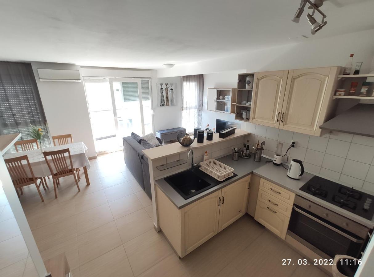 Apartman Antonela With Free Garage Parking Apartment Сплит Екстериор снимка