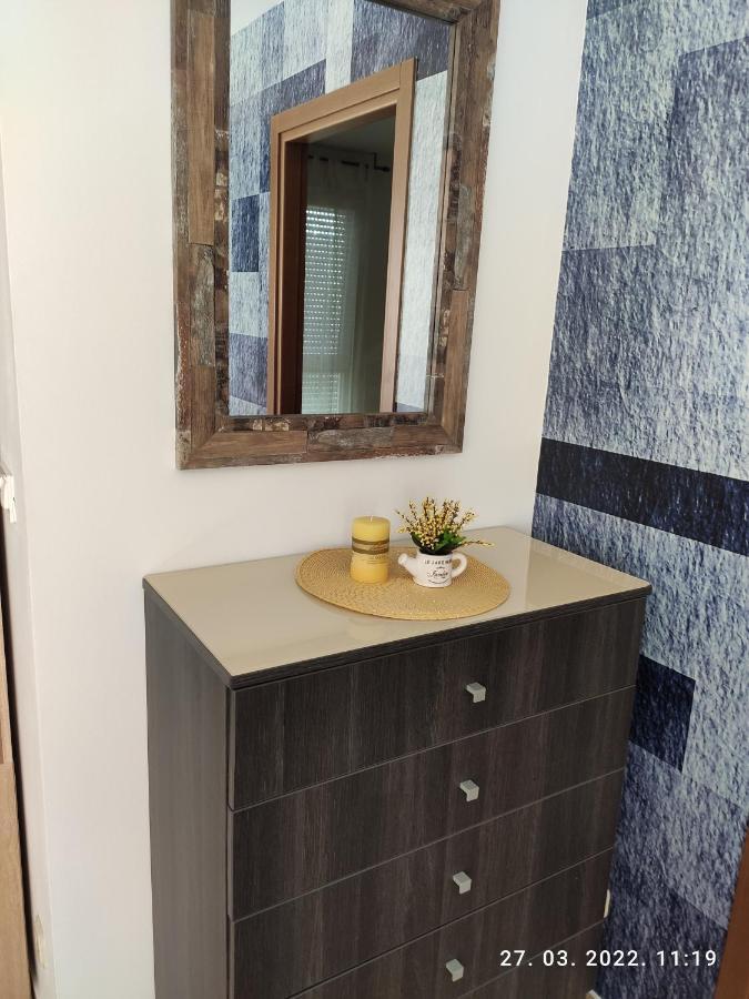 Apartman Antonela With Free Garage Parking Apartment Сплит Екстериор снимка