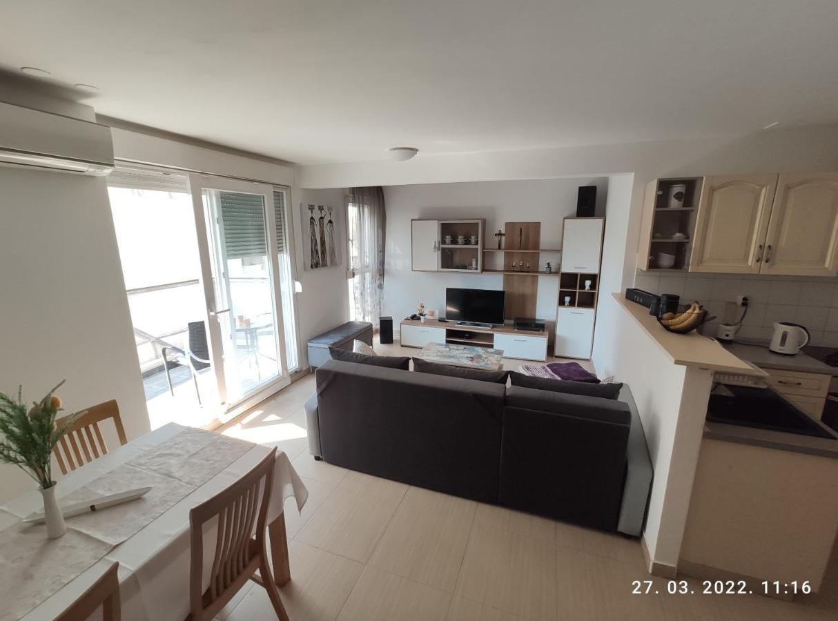 Apartman Antonela With Free Garage Parking Apartment Сплит Екстериор снимка