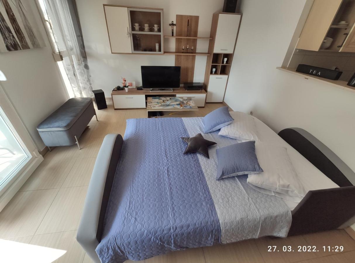 Apartman Antonela With Free Garage Parking Apartment Сплит Екстериор снимка